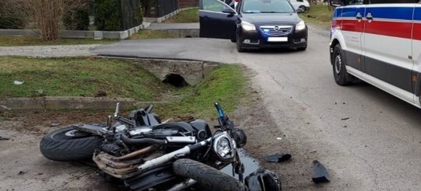 KRACZKOWA. Wypadek z udziałem motocykla! Dwie osoby ranne (FOTO)