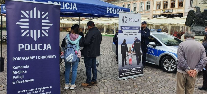 „Dzień Serca Na rzeszowskim Rynku” – aktywny udział policjantów
