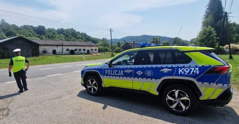 Policjanci przypominają o przygotowaniu samochodu przed urlopowymi wyjazdami