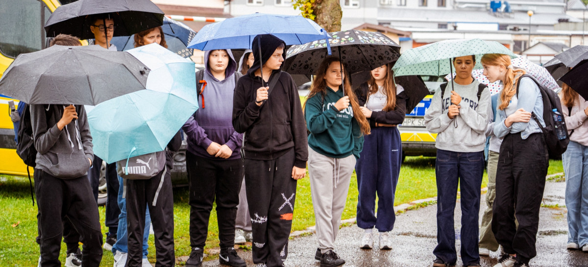 Uśmiechy ważniejsze niż deszcz! Piknik w ZS nr 5 pełen atrakcji i radości