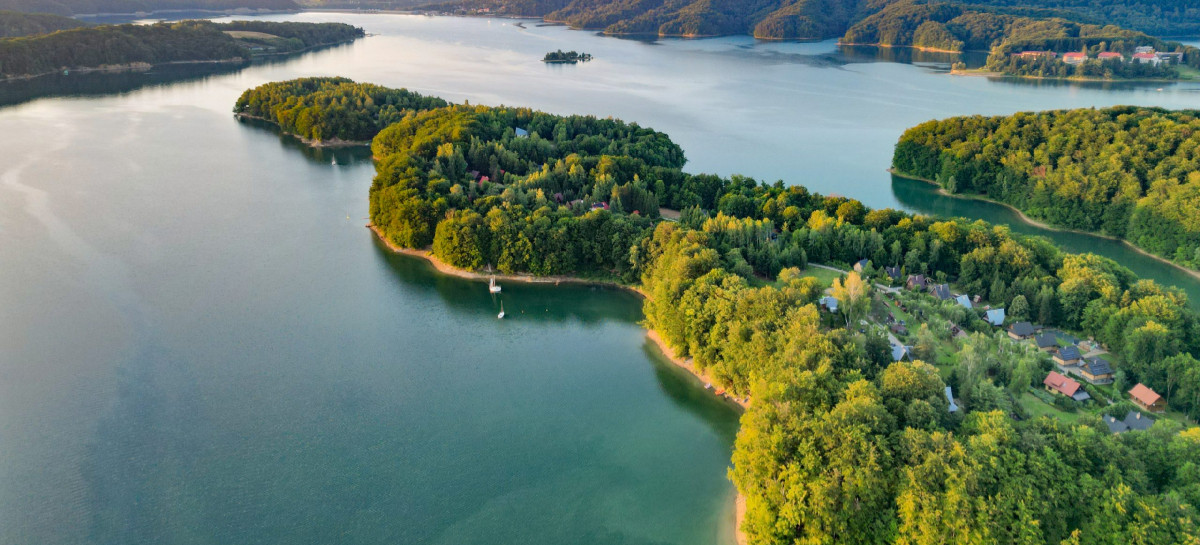 „Od Beskidu Niskiego po Solinę”. Konferencja o rozwoju infrastruktury drogowej w Bieszczadach [ZDJĘCIA]