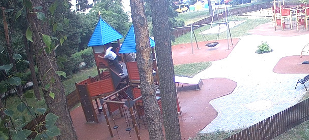 Plac zabaw stał się ich „płótnem”. Teraz czeka ich sąd