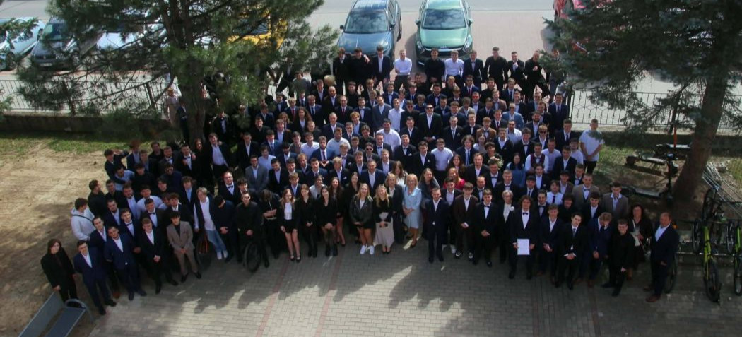 Maturzyści ZS nr 3 w Sanoku zakończyli rok szkolny. Czas pożegnań i nowych wyzwań [ZDJĘCIA]