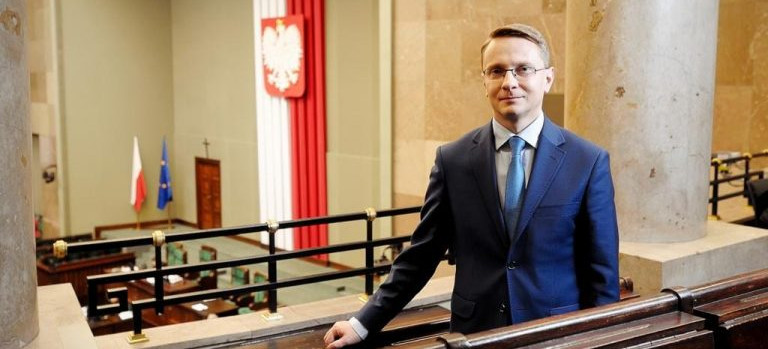 „Bezpieczeństwo ludzi schodzi na dalszy plan”. Poseł Uruski apeluje do rządu w sprawie niedźwiedzi [VIDEO]