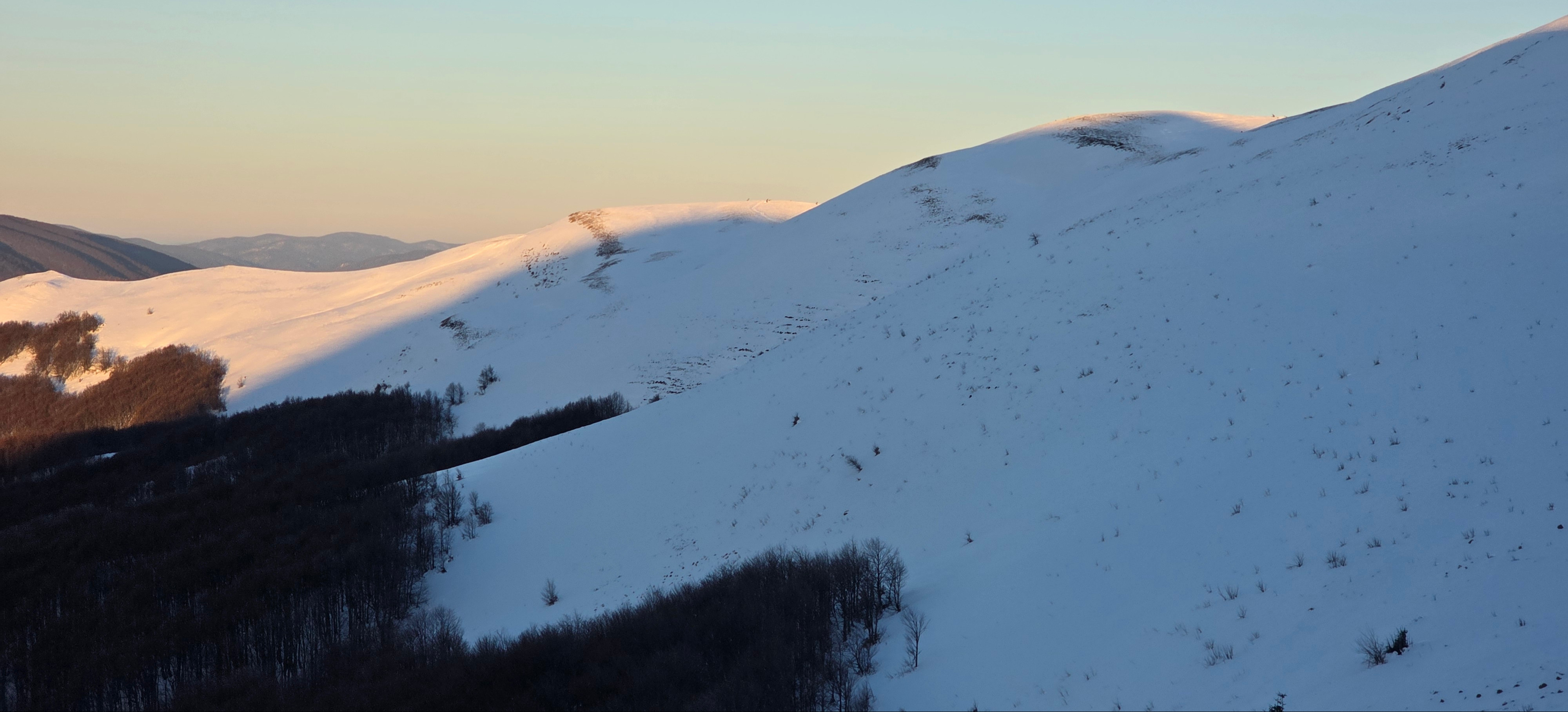 BIESZCZADY: Trudne warunki na szlakach. Apel do turystów o ostrożność