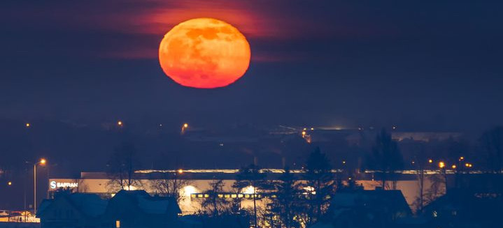 Piękny księżyc nad Sędziszowem Małopolskim! (ZDJĘCIA)