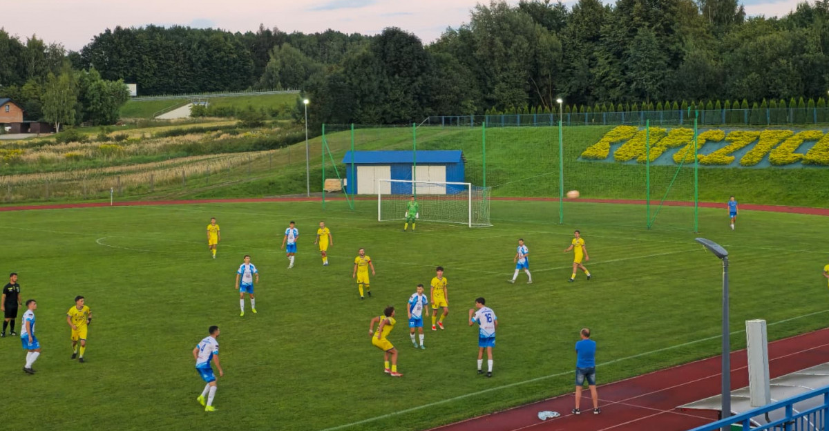 „Lolek” odpalił  petardę. Ekoball Stal wygrywa w Ropczycach