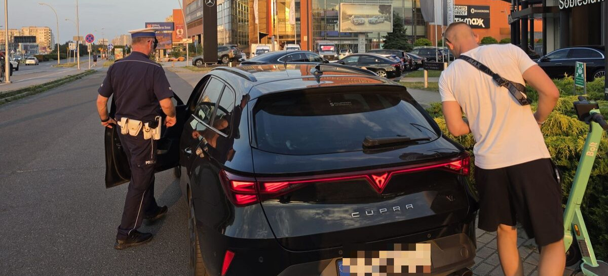 Policja kontroluje użytkowników hulajnóg elektrycznych. 31 osób sprawdzonych, posypały się mandaty [ZDJĘCIA]