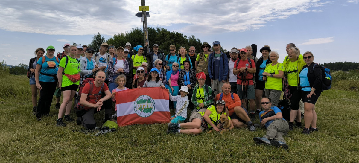 Wędrówka nieznanym Beskidem z PTTK Sanok (ZDJĘCIA)