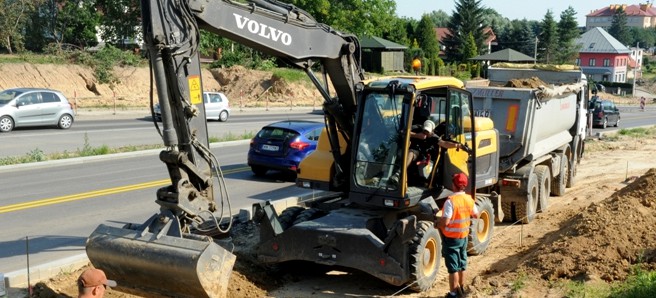 Ulica Podkarpacka w przebudowie. Będą cztery pasy (ZDJĘCIA)