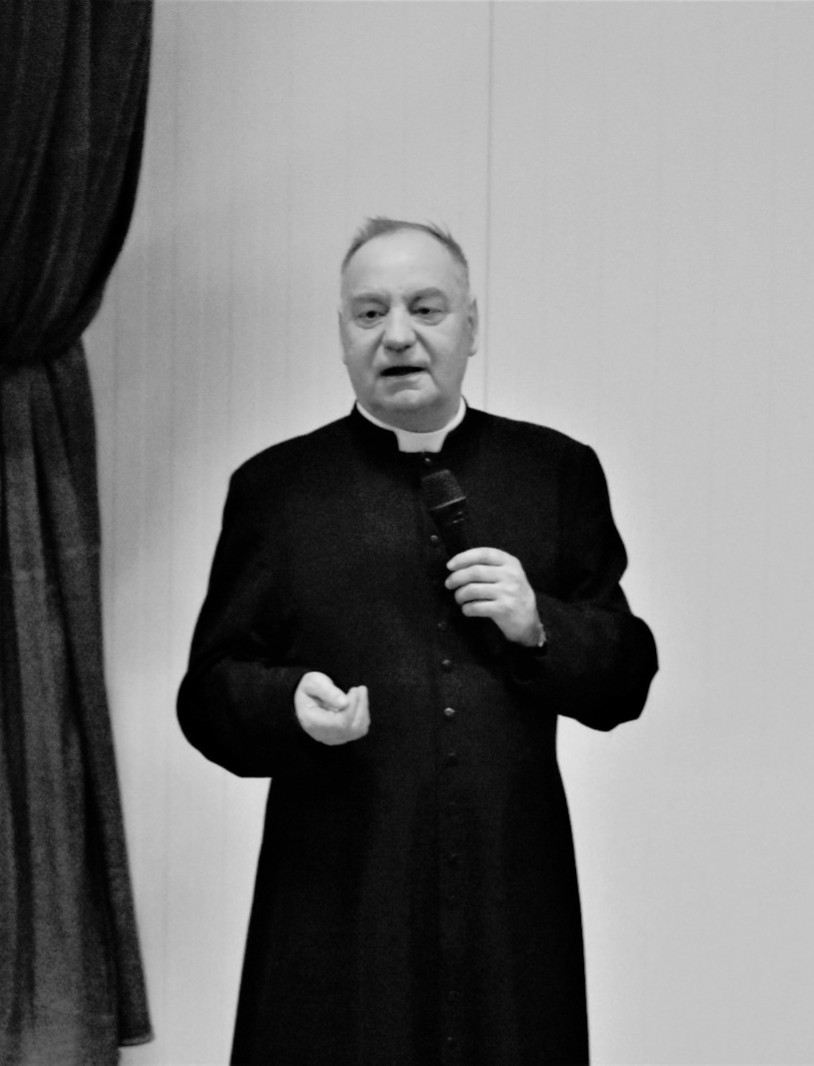 Zmarł ks. prał. dr Julian Tarnawski, proboszcz parafii pw. św. Stanisława Biskupa w Humniskach