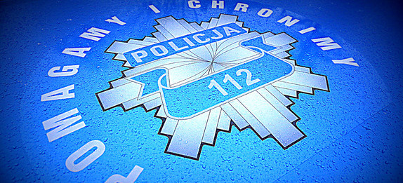 Koniec służby nie wyłączył czujności. Policjant po pracy odnalazł zaginionego seniora