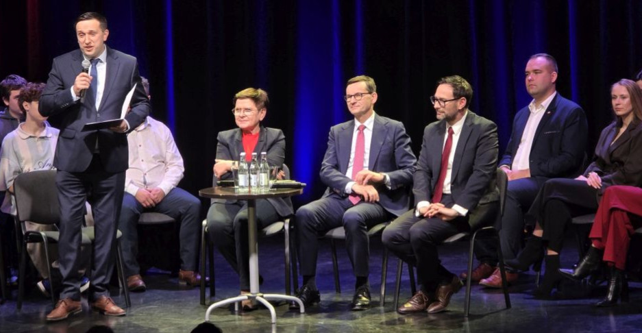 Szydło, Morawiecki i Obajtek spotkali się z mieszkańcami Brzozowa [VIDEO, ZDJĘCIA]