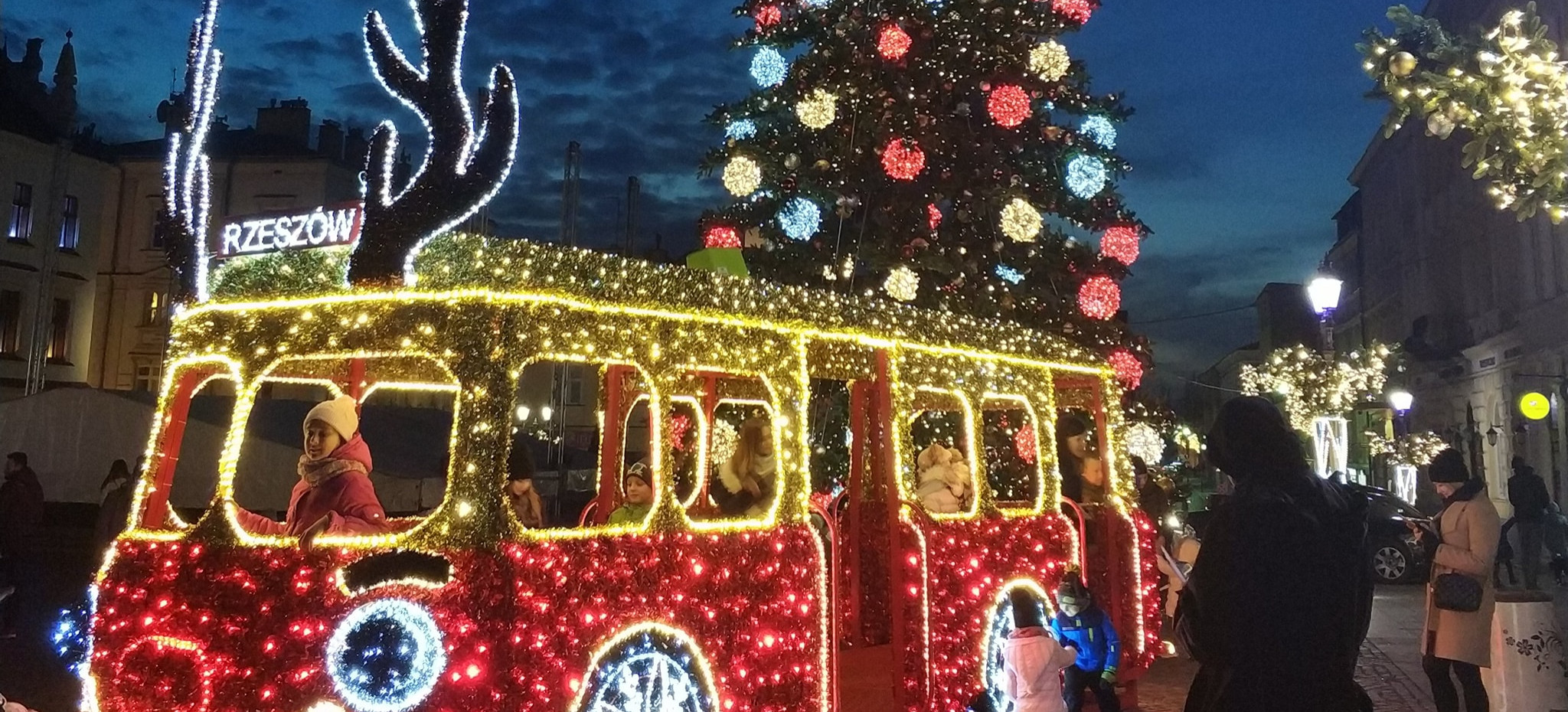 RZESZÓW. Miasto rozbłyśnie świątecznymi ozdobami za 700 tys. zł
