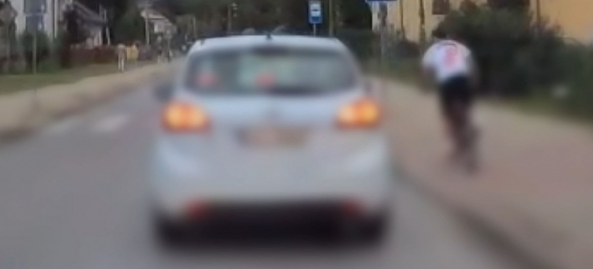 SANOK: Niebezpieczne zdarzenie z udziałem rowerzystów na ul. Mickiewicza. O krok od tragedii (VIDEO)
