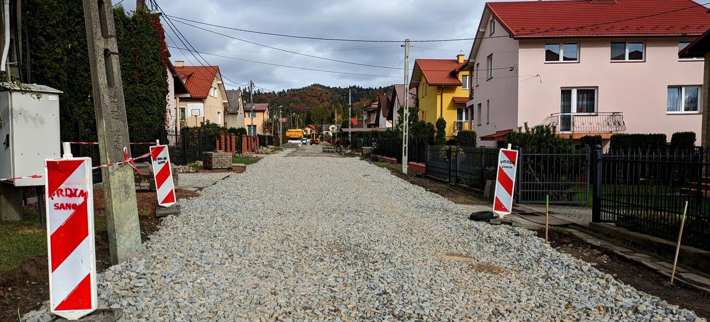 GMINA SANOK: Kolejna ulica w Bykowcach remontowana (ZDJĘCIA)