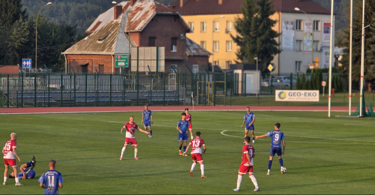 Ekoball Stal Sanok przegrywa z Cosmosem Nowotaniec