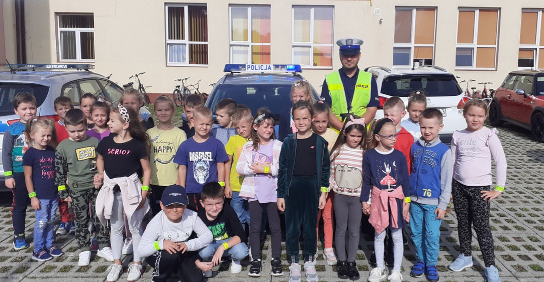 „Bezpieczna droga do szkoły” z brzozowskimi policjantami (ZDJĘCIA)