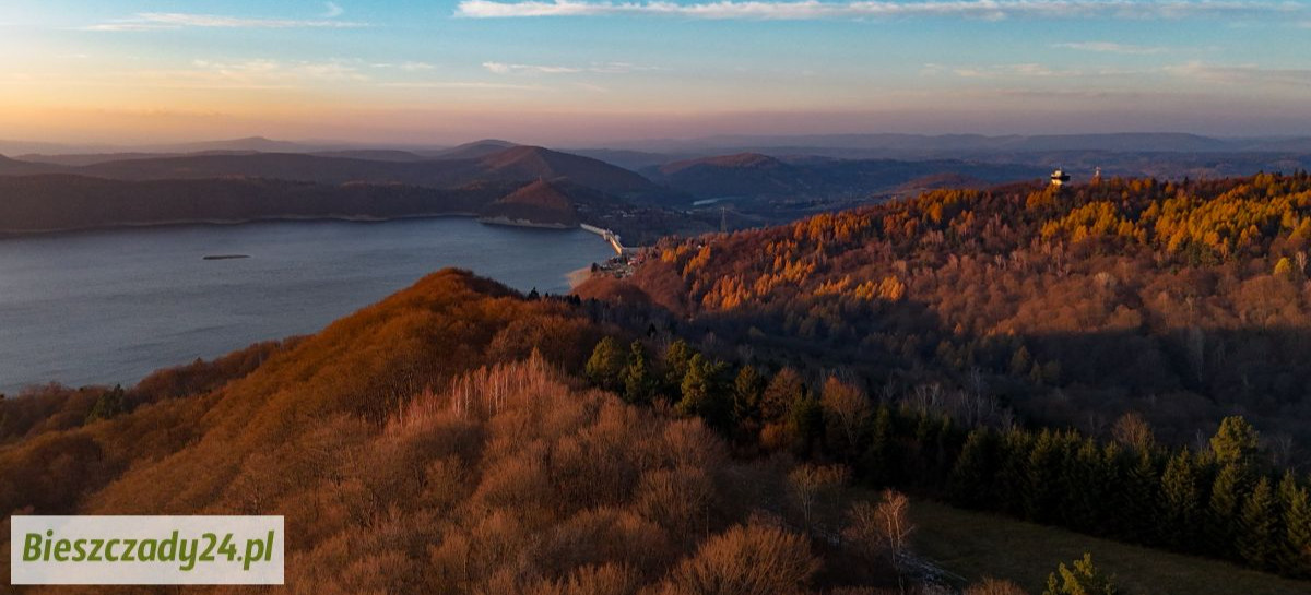 BIESZCZADY24.PL / Zachód słońca nad Jeziorem Solińskim (VIDEO, ZDJĘCIA)