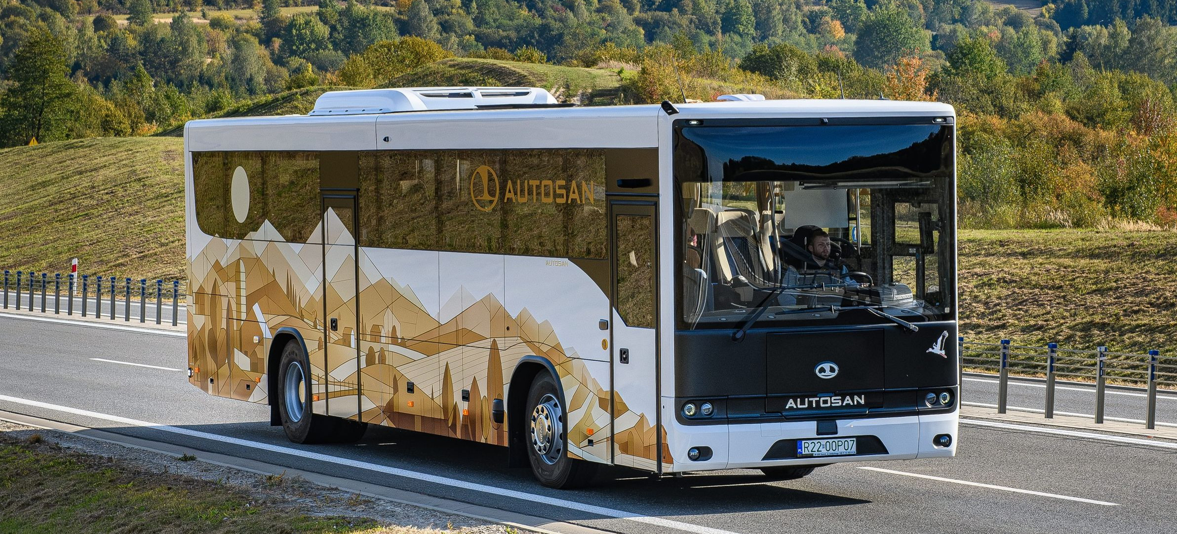Sanok i Słupsk łączą siły. Nowy autobus międzymiastowy AUTOSAN SANVIA na targach w Kielcach