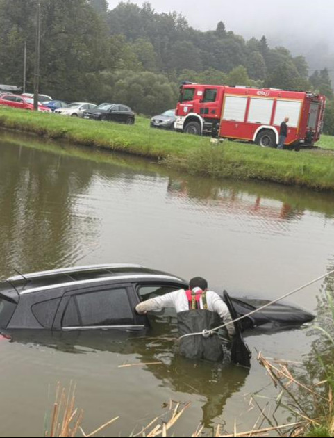BIESZCZADY: Dachowanie, wjazd do stawu i zderzenie na łuku (FOTO)