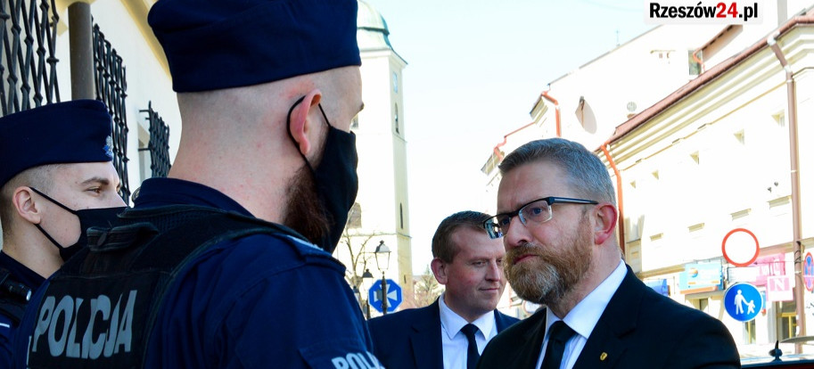 Pismo Grzegorza Brauna do komendanta policji: Bezprawne zakłócanie kampanii