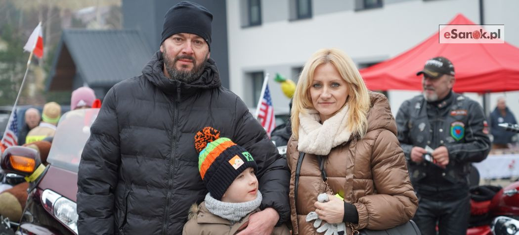 Baligród zagrał z sercem. Jarmark Bożonarodzeniowy dla Maksia przeszedł do historii [VIDEO, ZDJĘCIA]