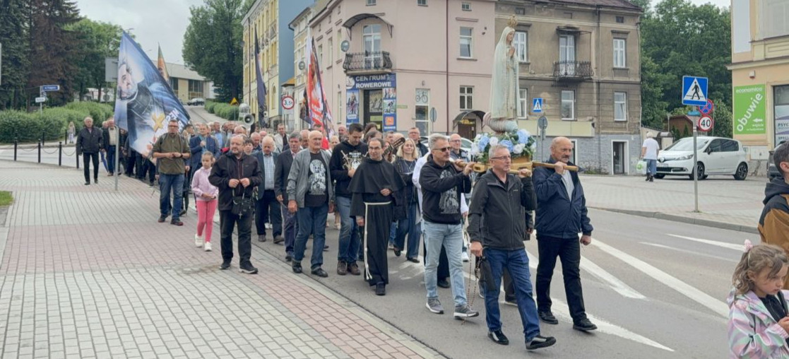 IV Jubileusz powstania Męskiego Różańca. Mężczyźni przeszli ulicami Sanoka [VIDEO, ZDJĘCIA]