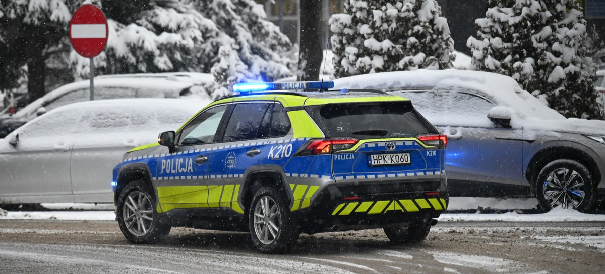 BRZOZÓW: 52-latek potrącił pieszą na oznakowanym przejściu i odjechał