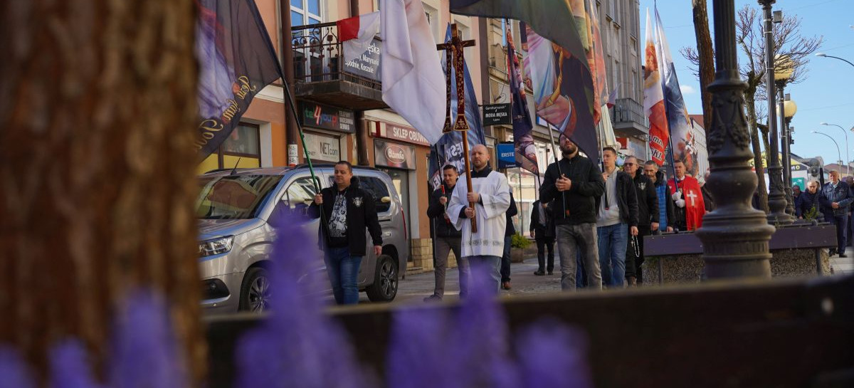 SANOK: Miesiąc Maryjny rozpoczęty Męskim Różańcem [VIDEO, ZDJĘCIA]