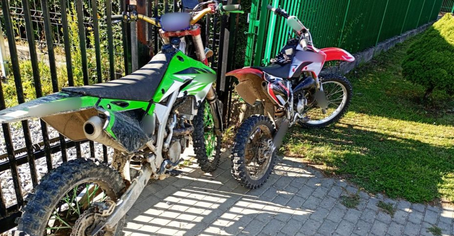Promile, brak OC i jazda po chodniku. Zatrzymano dwóch motocyklistów