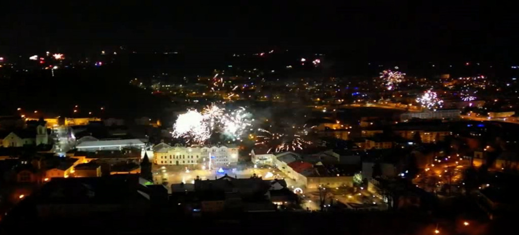 Sylwestrowa noc! Sanoczanie witali Nowy Rok na Rynku! (VIDEO)