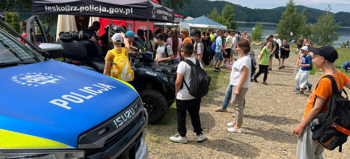 W Polańczyku służby przypominały o zasadach bezpiecznego wypoczynku nad wodą (ZDJĘCIA)