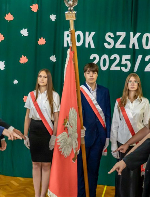 Pierwszy dzwonek w II Liceum Ogólnokształcącym w Sanoku (ZDJĘCIA)