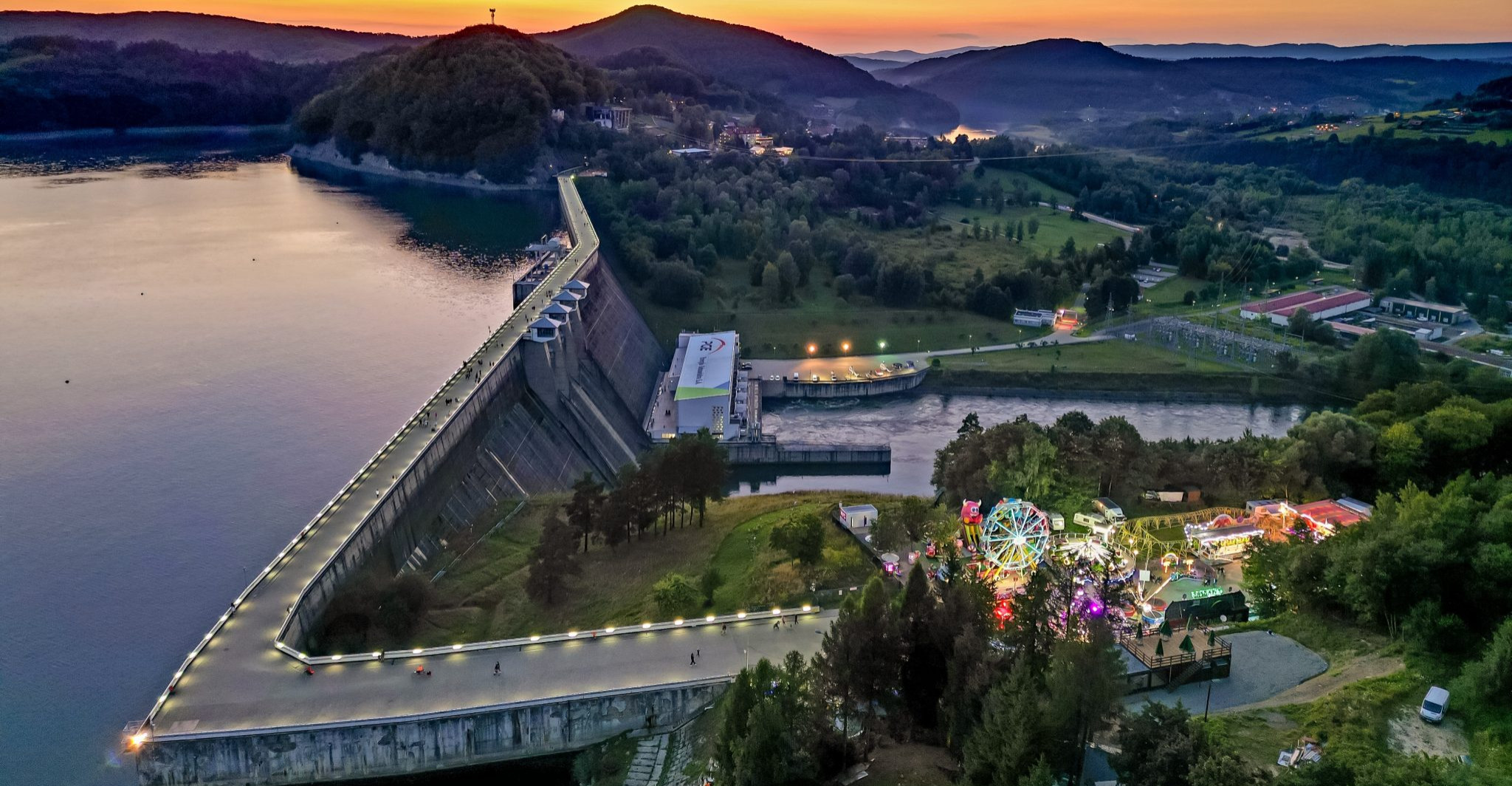 Tajemnice ukryte pod dnem jeziora. Zobacz co kryje wnętrze zapory w Solinie! [VIDEO, ZDJĘCIA]