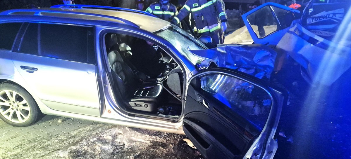 PODKARPACIE: Czołowe zderzenie w Kisielowie. Sześć osób trafiło do szpitala [ZDJĘCIA]