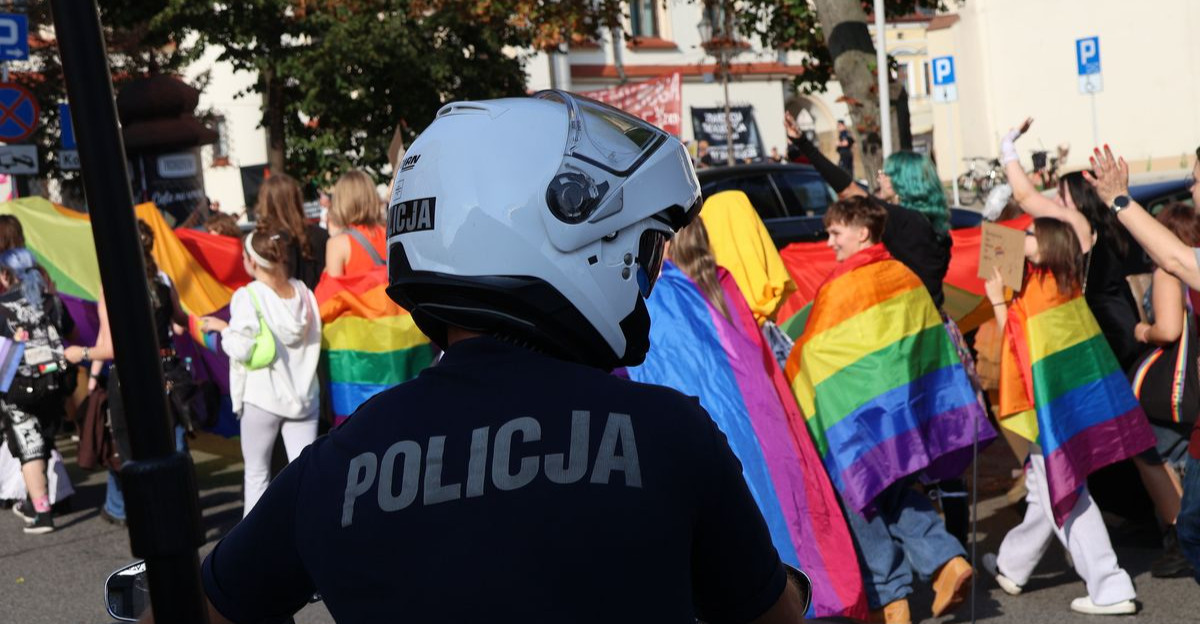 Rzeszowscy policjanci na straży bezpieczeństwa  „Marszu Równości w Rzeszowie” [ZDJĘCIA]