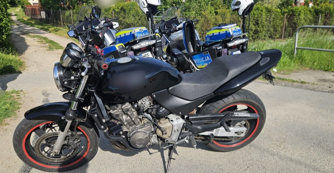 Brawurowa ucieczka motocyklisty w Iwoniczu. 23-latek stanie przed sądem. ZOBACZ VIDEO