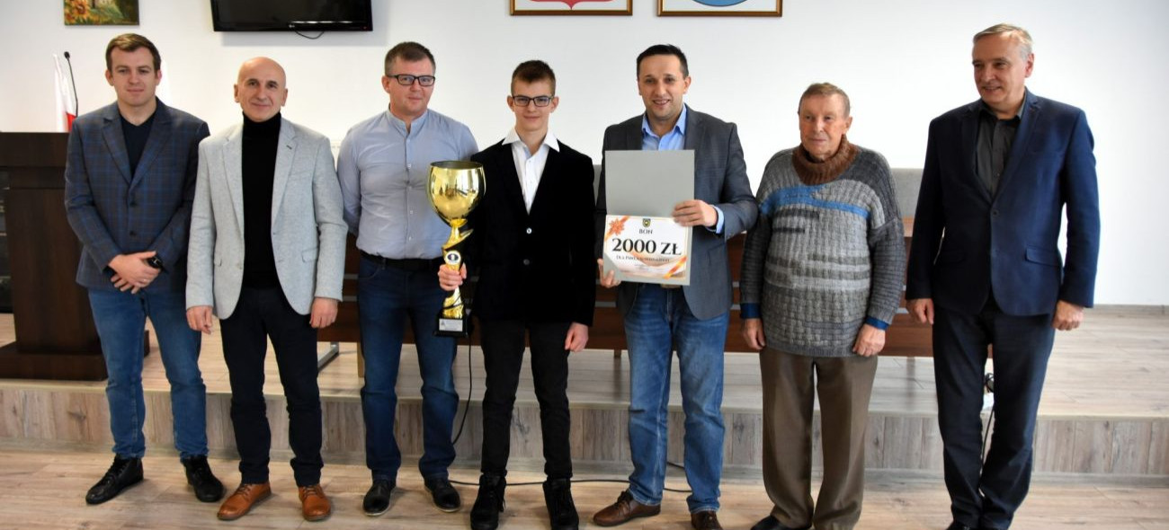Burmistrz Brzozowa Szymon Stapiński spotkał się z Pawłem Sowińskim, Mistrzem Świata Juniorów w Szachach do lat 14!