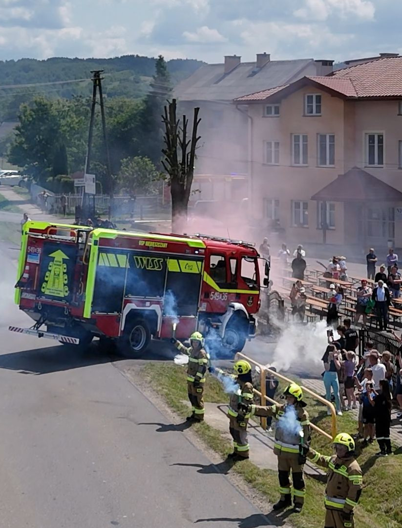 Nowy wóz strażacki dla OSP Niebieszczany. Ważne wzmocnienie dla bezpieczeństwa gminy (VIDEO, ZDJĘCIA)
