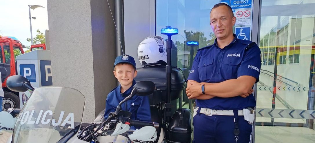 Rzeszowscy policjanci na pikniku pn. „Zdrowy powrót do szkoły” (ZDJĘCIA)