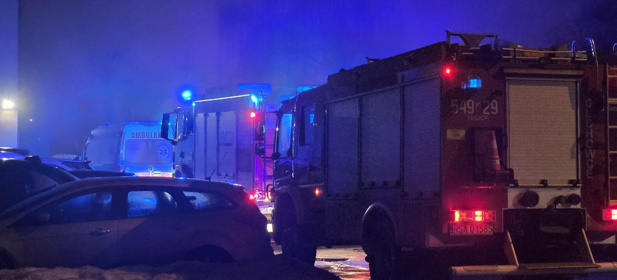 SANOK: Zatrucie tlenkiem węgla na ul. Jana Pawła II.  Jedna osoba trafiła do szpitala [VIDEO, ZDJĘCIA]