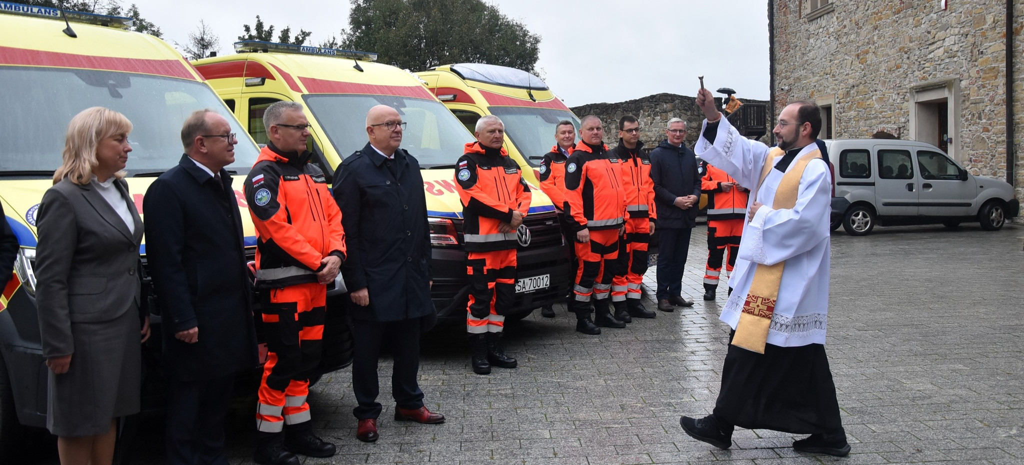 Bieszczadzkie Pogotowie Ratunkowe z nowymi ambulansami (ZDJĘCIA)