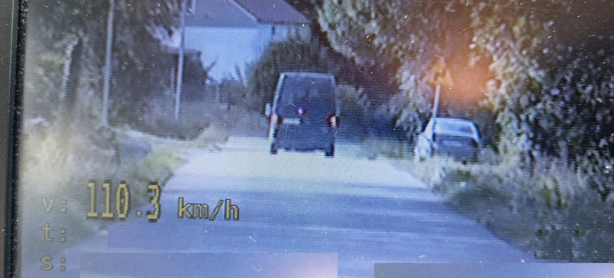 Pirat drogowy pędził busem. 24-latek stracił prawo jazdy