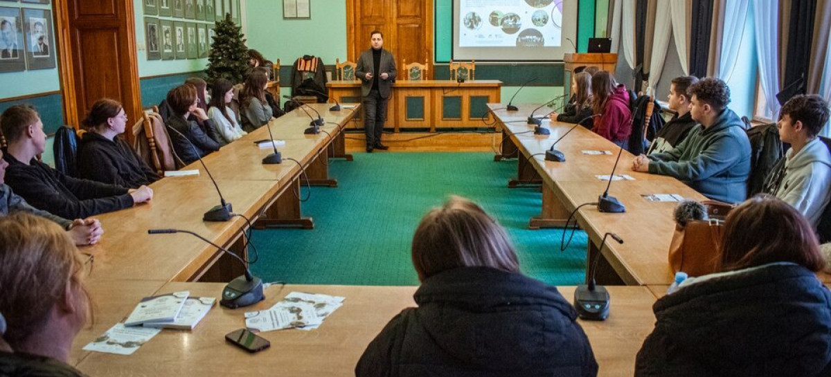 SANOK: Aktywność obywatelska w praktyce. Spotkanie młodzieży w Sali Herbowej