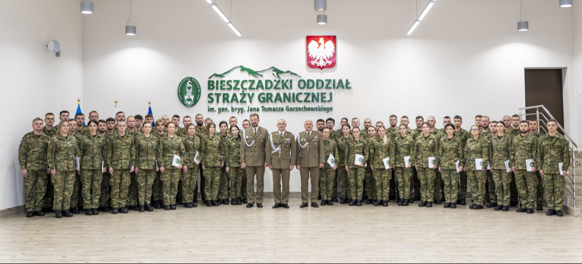 Nowe stopnie i awanse w Bieszczadzkim Oddziale Straży Granicznej [ZDJĘCIA]