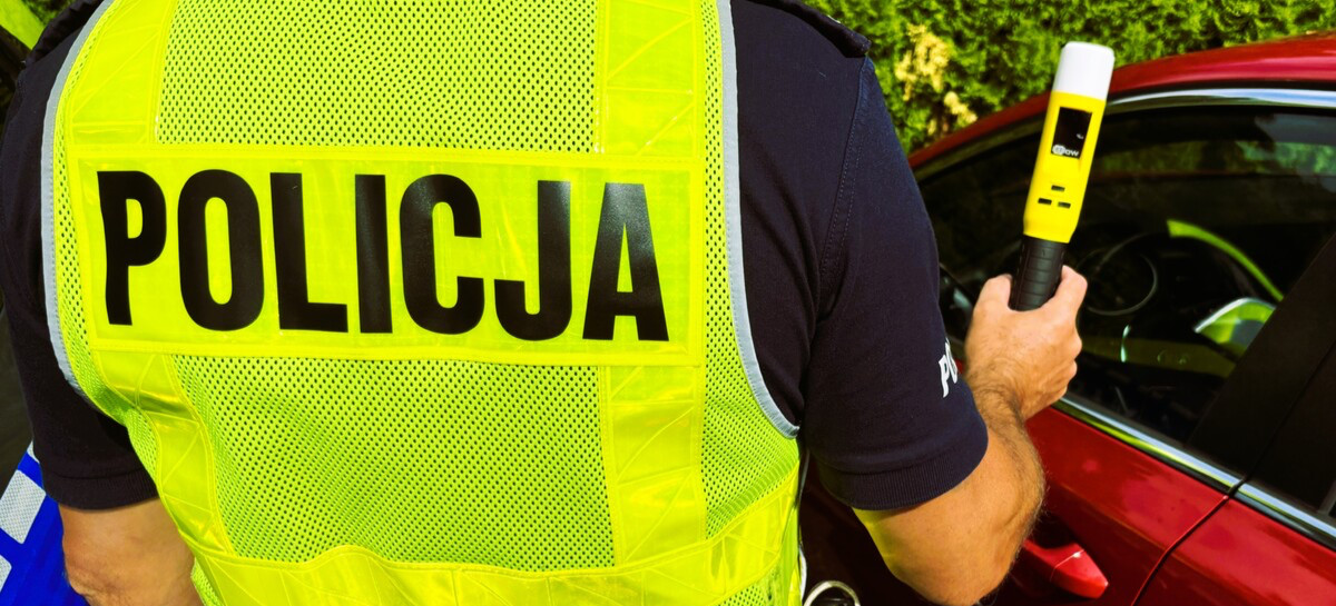 Przyjechał ciężarówką do zakładu. Pracownicy od razu nabrali podejrzeń