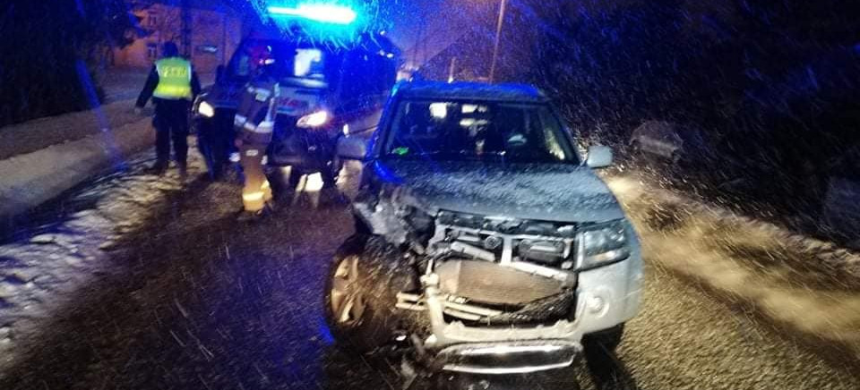 ZAGÓRZ. Zderzenie dwóch samochodów. Pasażer przewieziony do szpitala (ZDJĘCIA)