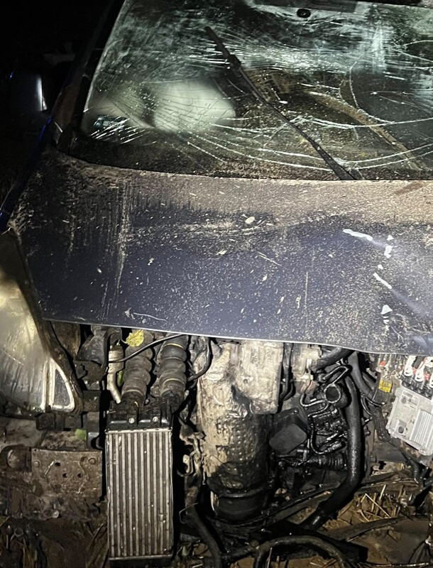 Pożyczył auto bez pytania, właścicielowi „oddał” wrak [ZDJĘCIA]