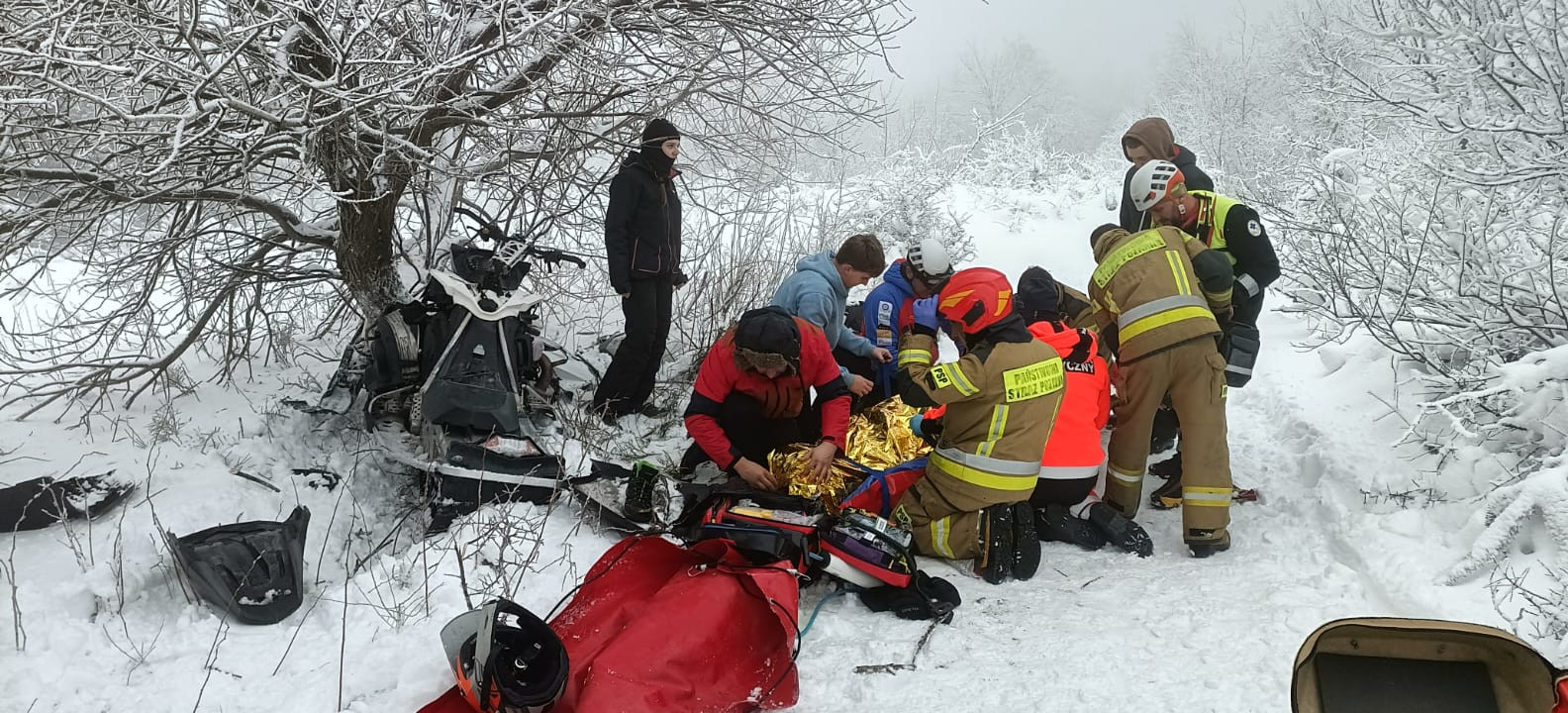 Wypadek skutera śnieżnego! Doskonała współpraca służb (ZDJĘCIA)